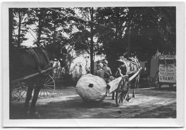 Clam float, Fourth of July parade, 1910