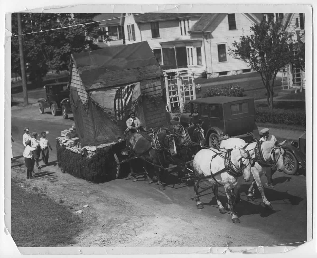 Horse-drawn float in the 200th Anniversary Parade, 1926