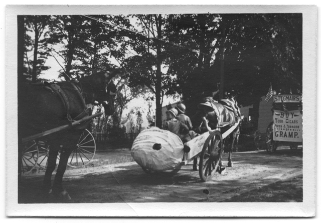 "Guardians of the Clam Flats" float, Fourth of July parade, 1910