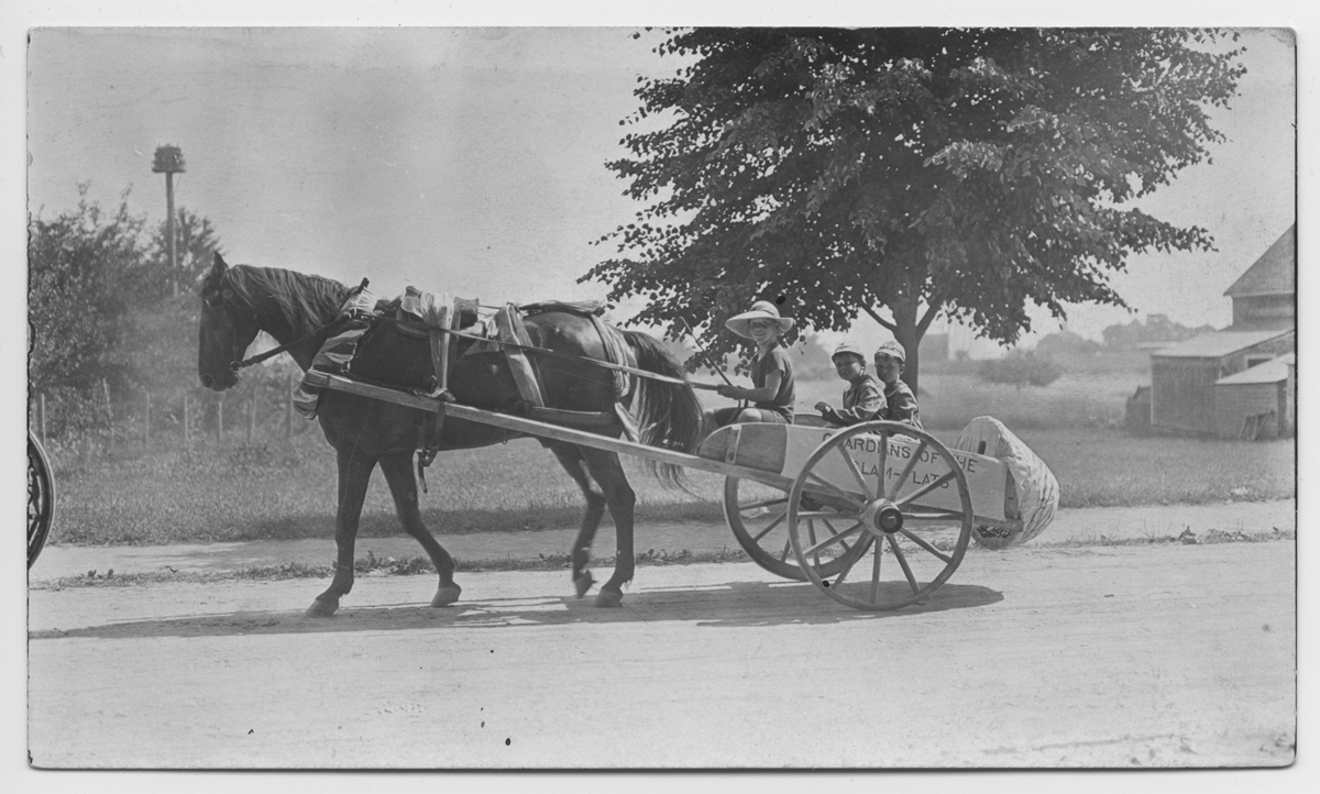 "Guardians of the Clam Flats" float, Fourth of July parade, 1910