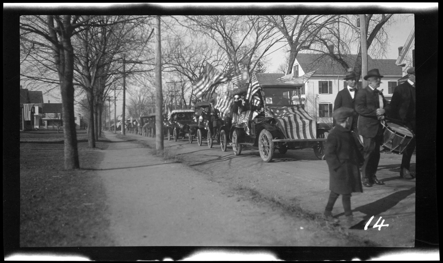 Marchers and cars in the Welcome Home parade, October 18, 1919.